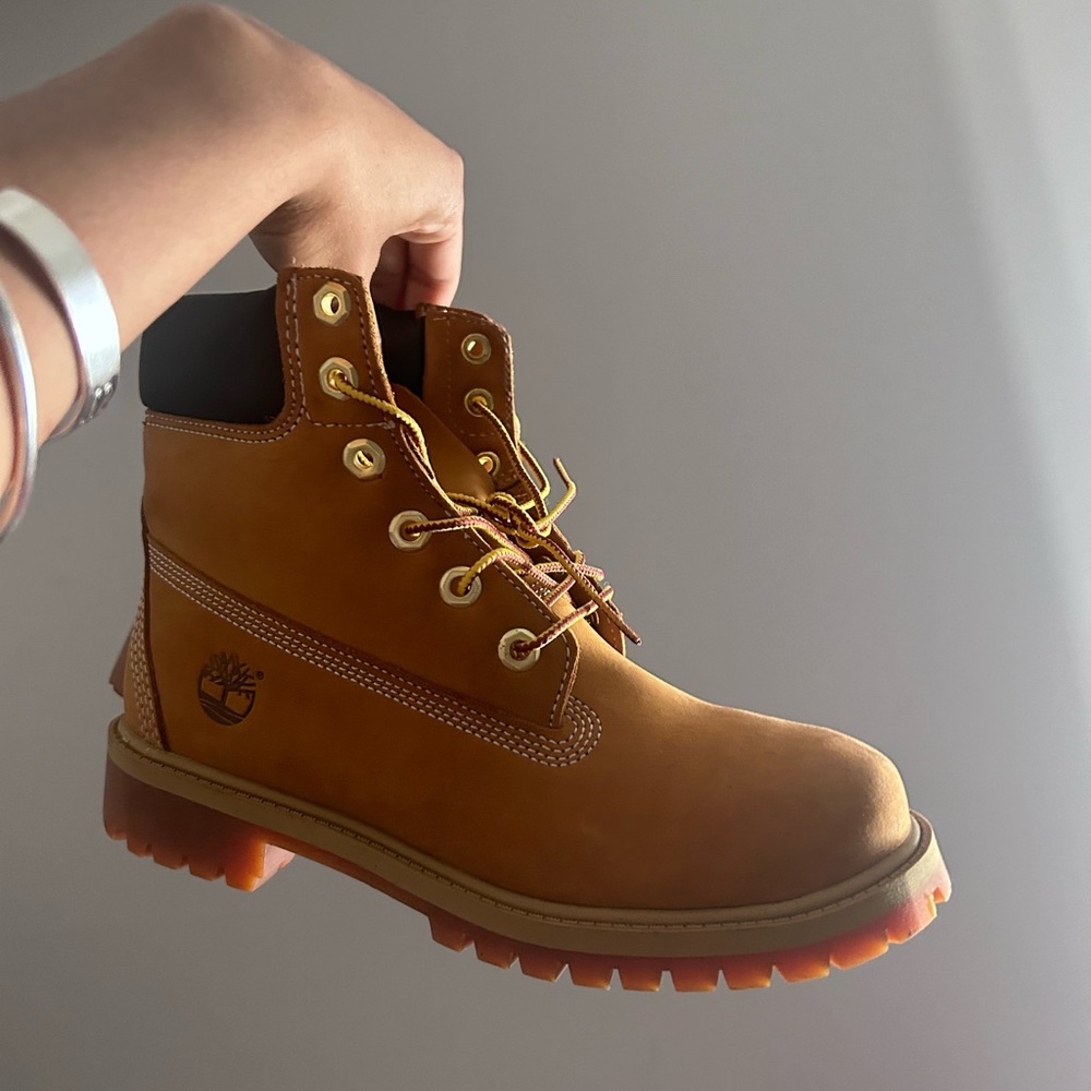 Wheat Timberland Boots (Authentic!!)